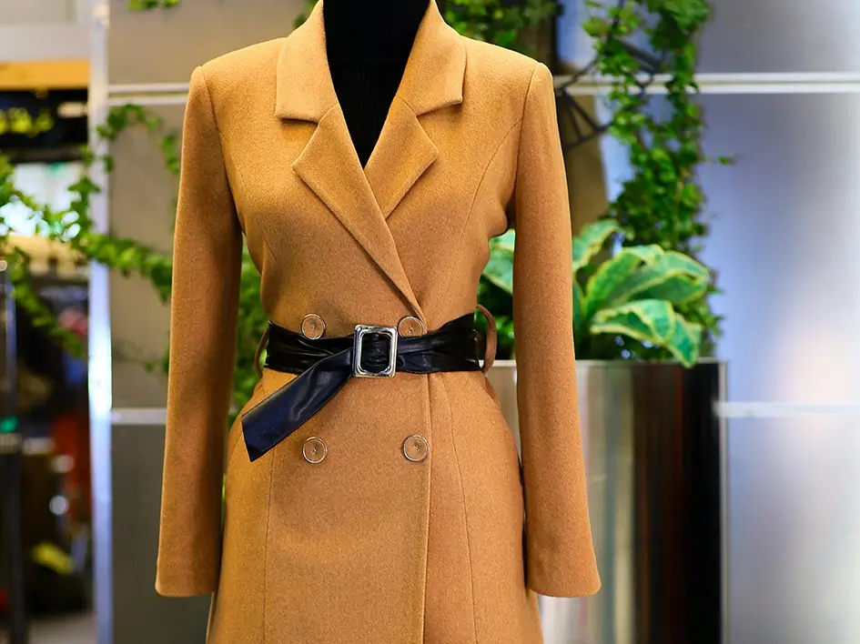 Clothing neck joint editing