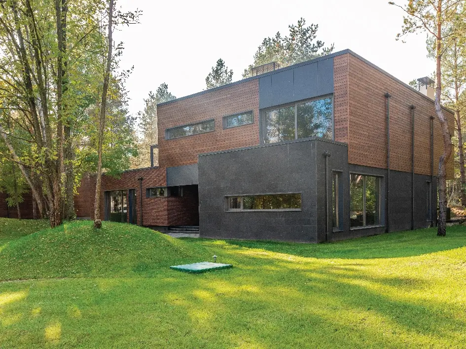 perspective correction for interior and exterior real estate