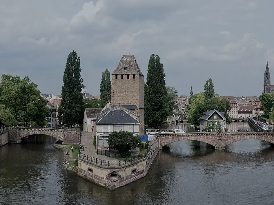 Before and after example of 360-degree photo editing