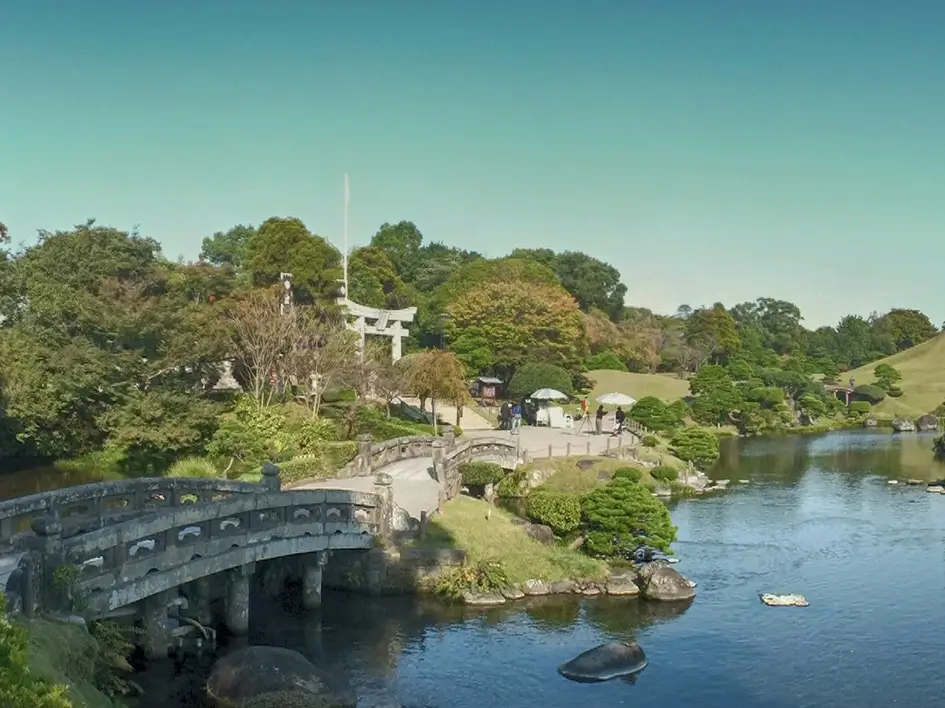 Seamless panorama stitching service